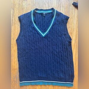 UNIQLO knit vest